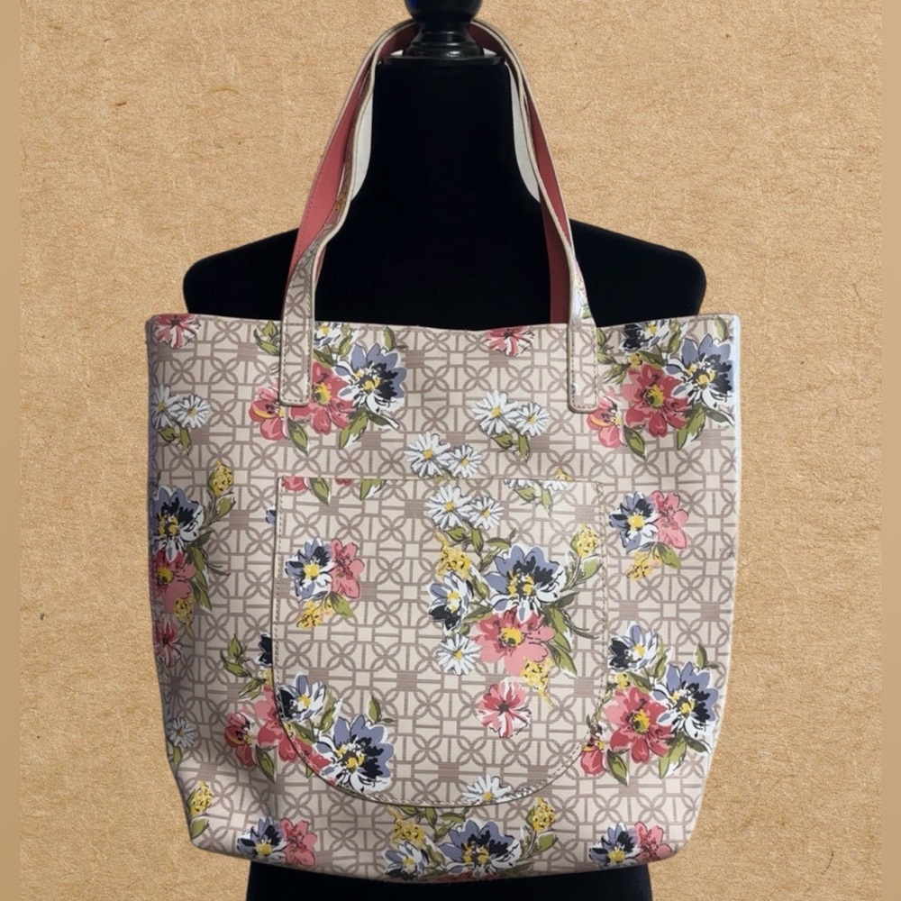Floral Tote Bag. Perfect for spring and summer days.